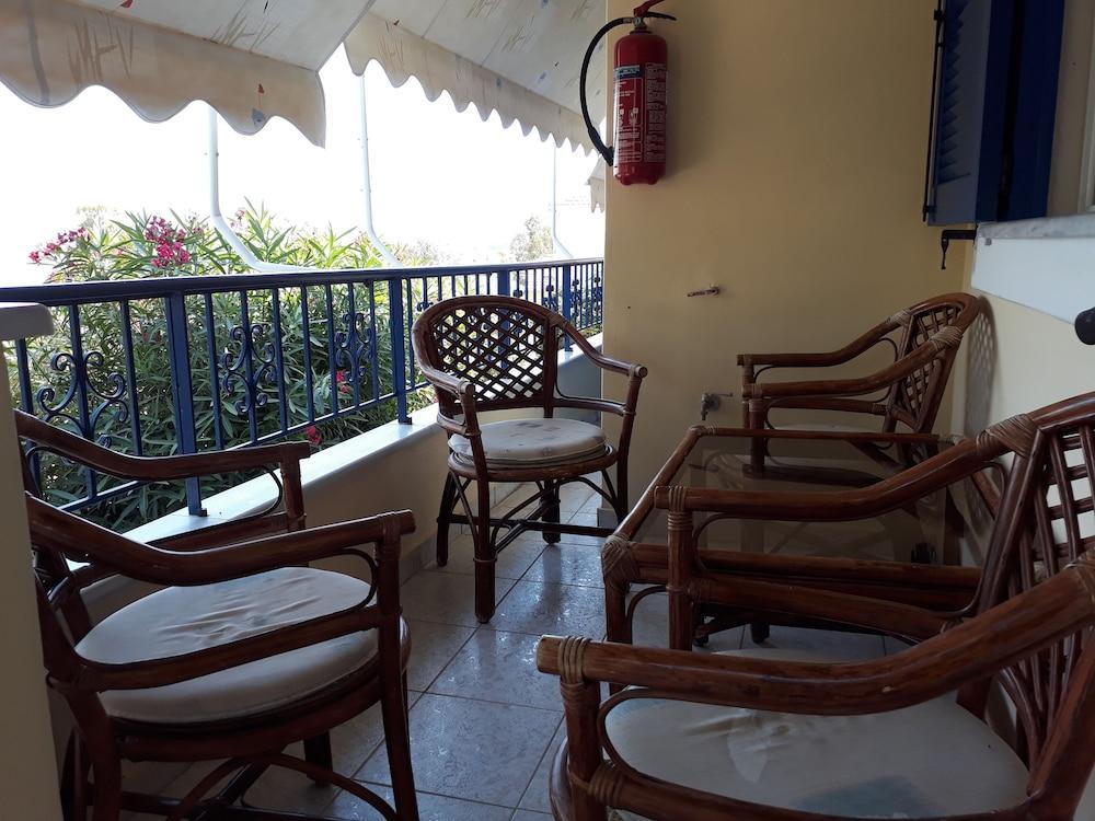 La Casa Di Nonna Lejlighedshotel Nikiana Eksteriør billede